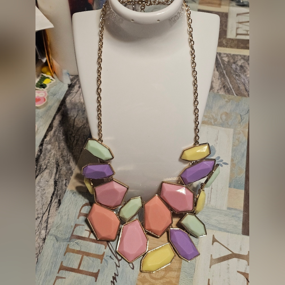 Vintage Mark By Avon Gold Tone Colorful Necklace